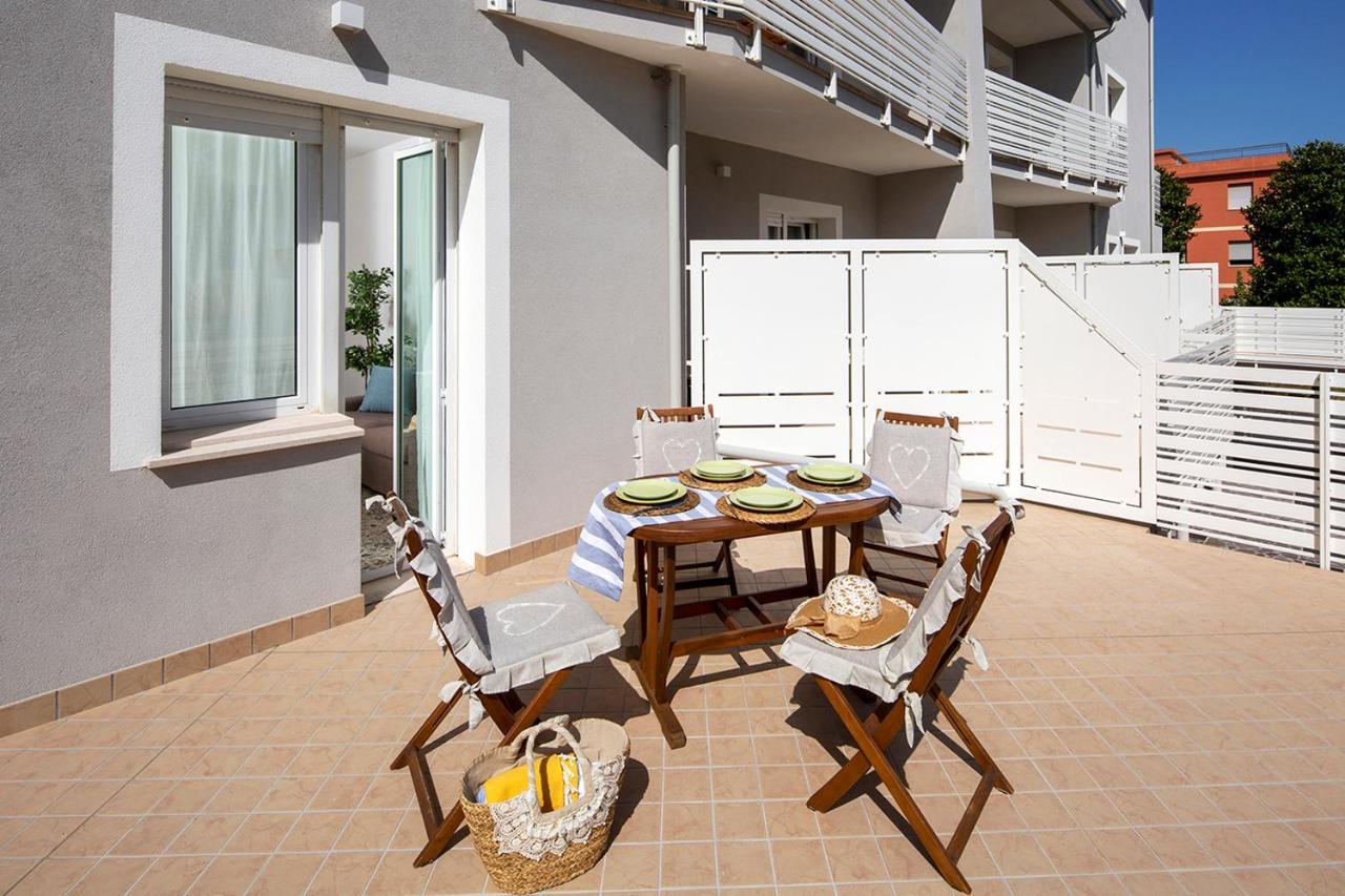 Appartamenti Villa Miramare 里米尼 外观 照片