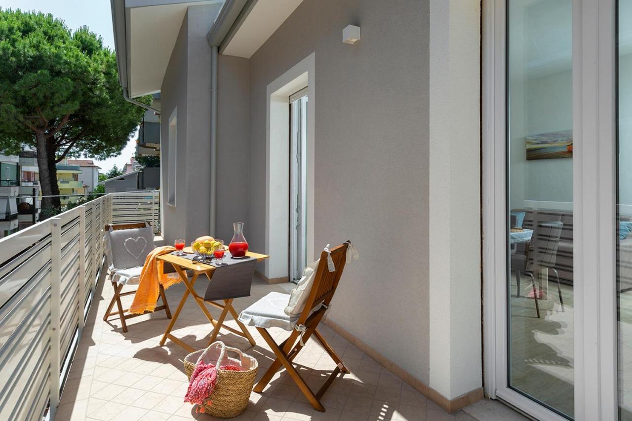 Appartamenti Villa Miramare 里米尼 外观 照片