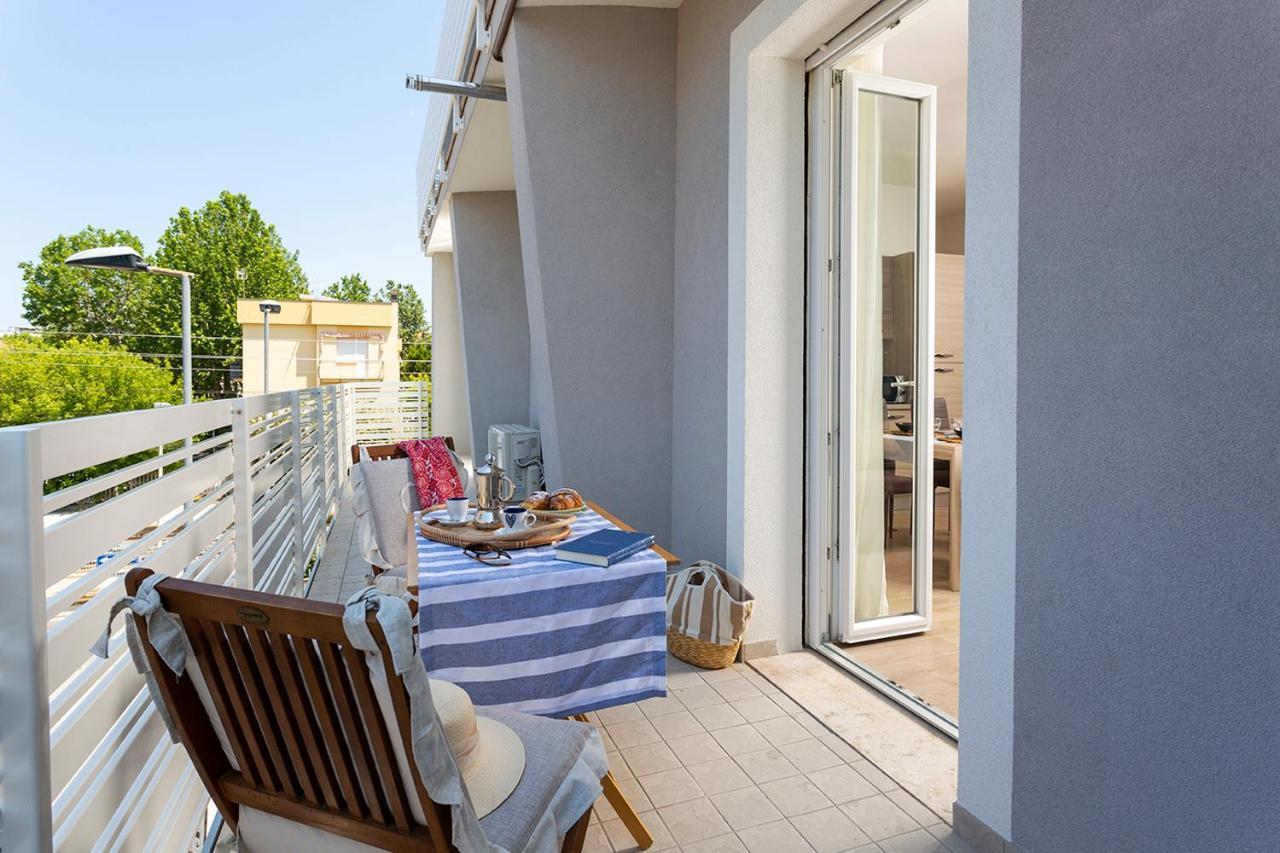 Appartamenti Villa Miramare 里米尼 外观 照片