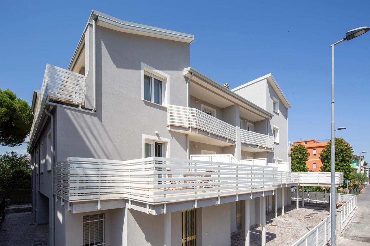 Appartamenti Villa Miramare 里米尼 外观 照片